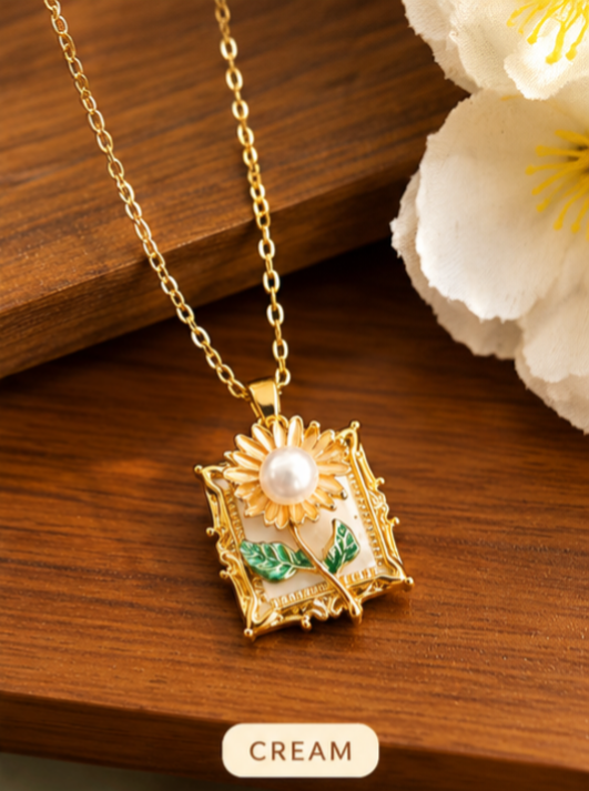 Vintage blossom charm necklace pearl white